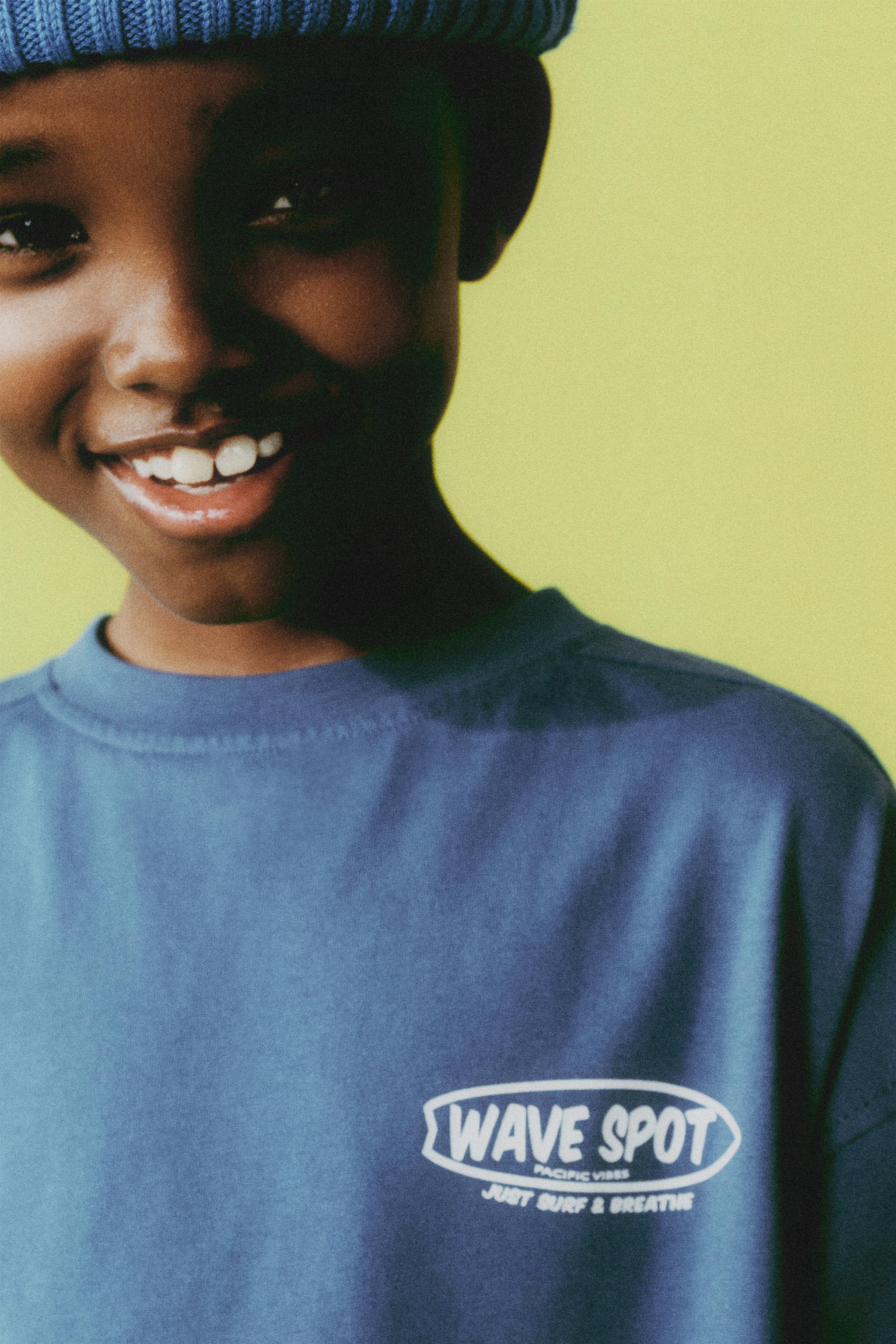 ENSEMBLE T-SHIRT ET BERMUDA À INSCRIPTION